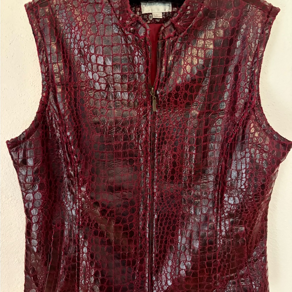 Women’s Faux Croc Embossed Leather Zip Vest - Deep Burgundy